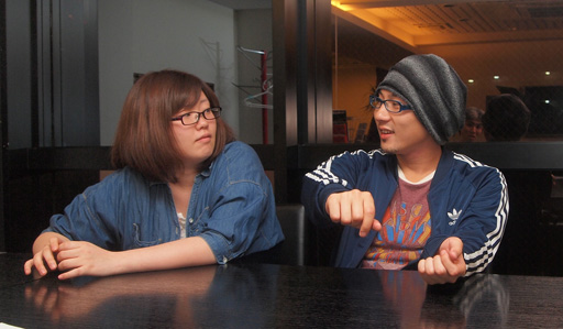 画像ギャラリー No.022のサムネイル画像 / 「Momoiro☆Billionaire!-ぱいろんmeets大富豪-」は大人が本気で作った悪ふざけ? 「ぱいろん」キャラも登場する本作の魅力を制作陣に聞いてみた