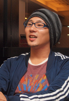 画像ギャラリー No.024のサムネイル画像 / 「Momoiro☆Billionaire!-ぱいろんmeets大富豪-」は大人が本気で作った悪ふざけ? 「ぱいろん」キャラも登場する本作の魅力を制作陣に聞いてみた