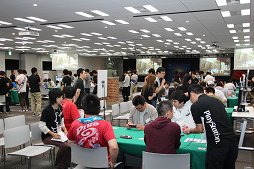 画像集#002のサムネイル/PS Vitaの「共闘ゲーム」No.1チームを決定する「共闘甲子園 全国大会」東京予選会が開催。クリエイターによる解説も行われた会場の模様をレポート