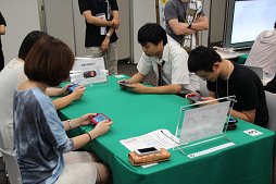 画像集#008のサムネイル/PS Vitaの「共闘ゲーム」No.1チームを決定する「共闘甲子園 全国大会」東京予選会が開催。クリエイターによる解説も行われた会場の模様をレポート