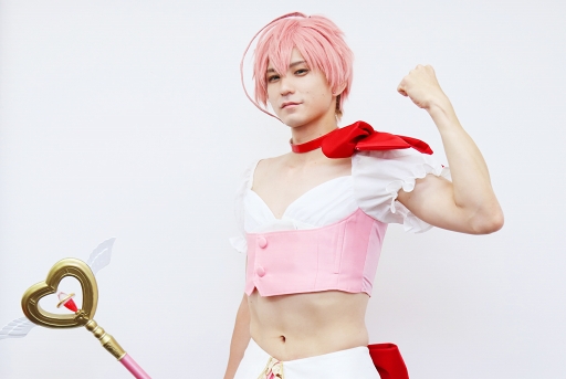 画像ギャラリー No.019のサムネイル画像 / すべては「魔法少女 俺」のために――「オルクスオンライン」コラボ記念で“魔法少女オレ”に扮した世界の鈴木さんが編集部にやってきた