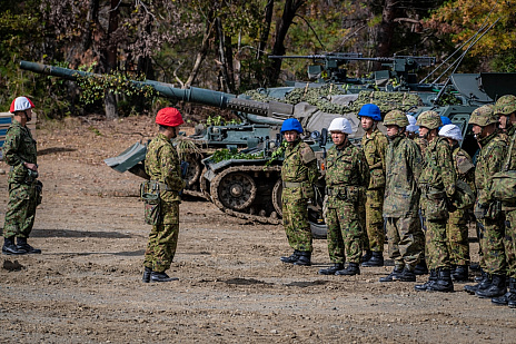 画像ギャラリー No.002のサムネイル画像 / DMM GAMES,「War Thunder」に74式戦車(G)を実装する新プロジェクト発表。実車取材の模様も公開