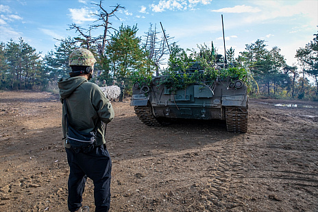 画像ギャラリー No.003のサムネイル画像 / DMM GAMES,「War Thunder」に74式戦車(G)を実装する新プロジェクト発表。実車取材の模様も公開