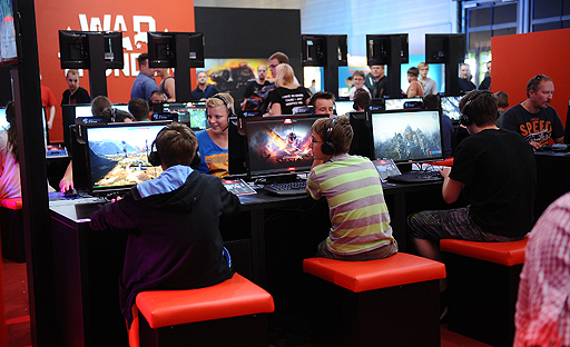 ꡼ No.003 | gamescomϥF2PWar ThunderPS4Ǥμµǥץ쥤ϪPCǤPS4Ǥϥץåȥեץ쥤ǽ