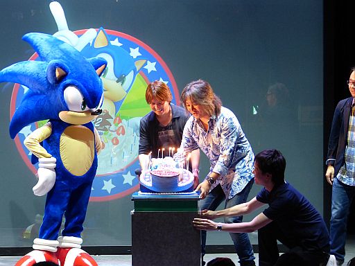 画像ギャラリー No.038のサムネイル画像 / 最新作「ソニック ロストワールド」の話題も飛び出した,ソニックの22回目の誕生日を祝う「ソニック バースデーパーティー2013」