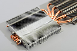 画像ギャラリー No.003のサムネイル画像 / メーカーレベルのOCでTITAN超え。GIGABYTEのGTX 780カード「GV-N780OC-3GD」レビュー