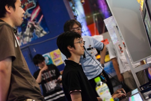 ������#010�Υ���ͥ���/ʿ���Ȥνо츢�򤫤������ץ쥤�䡼�⽸�뤷���֤��������2014��ͽ������GUILTY GEAR Xrd������ե��ȥ�ݡ��ȡʸް桦���ո��������ԡ�