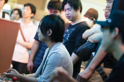 ������#027�Υ���ͥ���/ʿ���Ȥνо츢�򤫤������ץ쥤�䡼�⽸�뤷���֤��������2014��ͽ������GUILTY GEAR Xrd������ե��ȥ�ݡ��ȡʸް桦���ո��������ԡ�