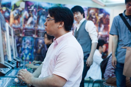 ������#034�Υ���ͥ���/ʿ���Ȥνо츢�򤫤������ץ쥤�䡼�⽸�뤷���֤��������2014��ͽ������GUILTY GEAR Xrd������ե��ȥ�ݡ��ȡʸް桦���ո��������ԡ�