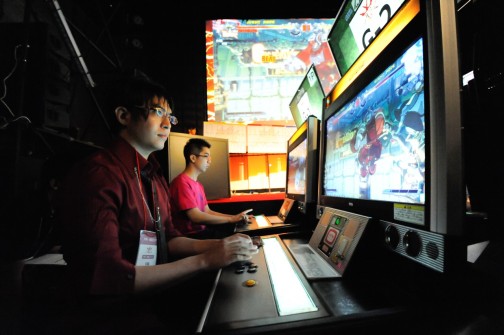 画像集#011のサムネイル/同キャラ戦,初出場初優勝,そして悲願のリベンジ達成。「P4U2」「GGXrd」「BBCP」で新たなドラマが紡がれた「あーくれぼ2014」フォトレポート