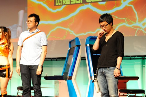 画像集#026のサムネイル/同キャラ戦,初出場初優勝,そして悲願のリベンジ達成。「P4U2」「GGXrd」「BBCP」で新たなドラマが紡がれた「あーくれぼ2014」フォトレポート