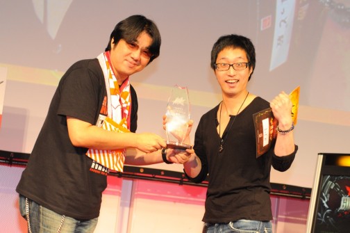 画像集#035のサムネイル/同キャラ戦,初出場初優勝,そして悲願のリベンジ達成。「P4U2」「GGXrd」「BBCP」で新たなドラマが紡がれた「あーくれぼ2014」フォトレポート