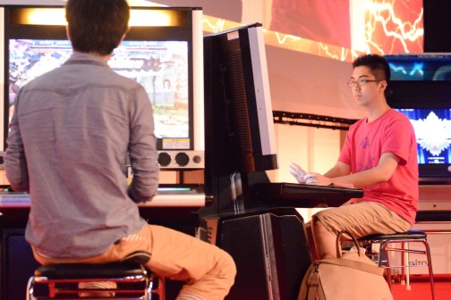 画像集#038のサムネイル/同キャラ戦,初出場初優勝,そして悲願のリベンジ達成。「P4U2」「GGXrd」「BBCP」で新たなドラマが紡がれた「あーくれぼ2014」フォトレポート