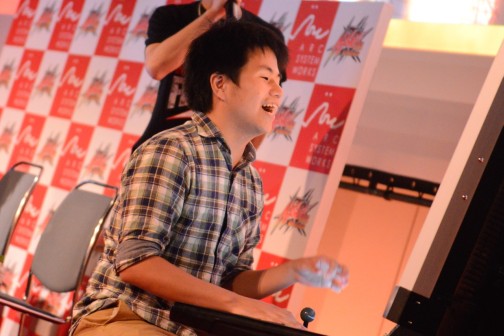 画像集#040のサムネイル/同キャラ戦,初出場初優勝,そして悲願のリベンジ達成。「P4U2」「GGXrd」「BBCP」で新たなドラマが紡がれた「あーくれぼ2014」フォトレポート