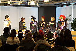 画像ギャラリー No.003のサムネイル画像 / 「LINE　ポコパン」のイベントで「SEKAI NO OWARI」のメンバーとファンがガチ対戦。勝利を収めたのは……