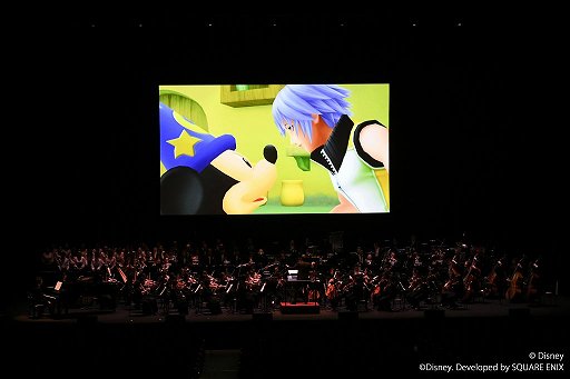 画像ギャラリー No.002のサムネイル画像 / 「KINGDOM HEARTS Orchestra -World of Tres-」レポート。「KINGDOM HEARTS」の物語を,映像とともにフルオーケストラで演奏