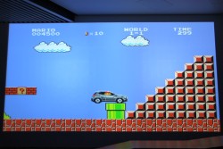 画像ギャラリー No.002のサムネイル画像 / リアル・マリオがステージに登場したメルセデス・ベンツ「GLAクラス」プレス発表会レポート。2014年秋には「マリオカート8」の大会も開催