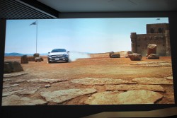 画像ギャラリー No.003のサムネイル画像 / リアル・マリオがステージに登場したメルセデス・ベンツ「GLAクラス」プレス発表会レポート。2014年秋には「マリオカート8」の大会も開催