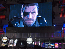 ꡼ No.002 | TGS 2013ϡMETAL GEAR SOLID V THE PHANTOM PAINפε˾Ĥ롣QAåǸƤMGSܻؤ