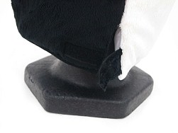 画像ギャラリー No.004のサムネイル画像 / 「ダンガンロンパ」,モノクマかぶりぐるみがTGS 2013で先行販売。「ダンガンロンパ展」にはTシャツなども