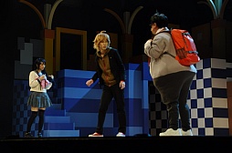 画像集#007のサムネイル/舞台「ダンガンロンパTHE STAGE〜希望の学園と絶望の高校生〜」の公演がいよいよスタート。舞台ならではの魅力あふれるダンガンロンパに注目だ