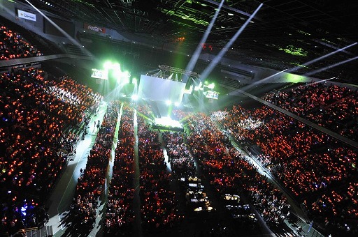 ���������꡼ No.001�Υ���ͥ������ / �˥��˥�Ķ�ѡ��ƥ���2016�ǡ֥ɥ饴�󥯥�����X�פΥ��ơ������٥�Ȥ����ŷ���