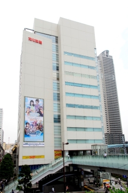 画像ギャラリー No.002のサムネイル画像 / 「チェインクロニクル」ラジオの巨大ポスターが文化放送に登場。9月30日まで