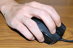 ꡼ No.021 | 3000ߤǹǤ륲ޡ졼󥵡ܥޥϰճʷФʪäAnker High Precision Laser Gaming Mouseץӥ塼