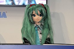 ���������꡼ No.011�Υ���ͥ������ / ��TGS 2013�ϡֽ鲻�ߥ� Project mirai 2�ס��ֽ鲻�ߥ� -Project DIVA- F 2nd�פγ�ȯ�Ԥ�����Ф���ΡȰ��ɤ��ä����ơ������٥�Ȥ��ݡ���