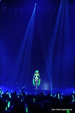 画像集#015のサムネイル/ミクの日に行われたイベント「Project DIVA presents MATSURI DA DIVA」をレポート。「初音ミク -Project DIVA- F 2nd」の発売を“祈願”したライブでは,“中の人”の生歌披露も