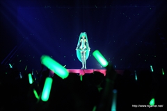 画像集#019のサムネイル/ミクの日に行われたイベント「Project DIVA presents MATSURI DA DIVA」をレポート。「初音ミク -Project DIVA- F 2nd」の発売を“祈願”したライブでは,“中の人”の生歌披露も