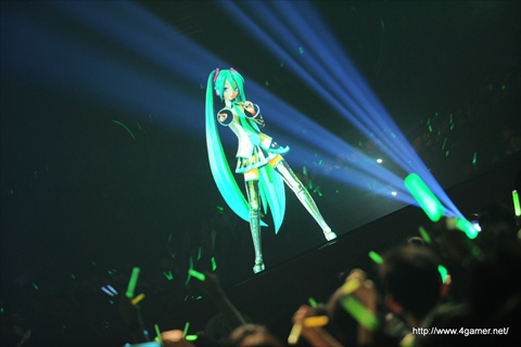画像集#020のサムネイル/ミクの日に行われたイベント「Project DIVA presents MATSURI DA DIVA」をレポート。「初音ミク -Project DIVA- F 2nd」の発売を“祈願”したライブでは,“中の人”の生歌披露も