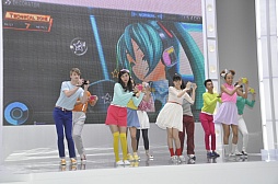 ������#002�Υ���ͥ���/�ֽ鲻�ߥ� -Project DIVA- F 2nd�פ�CM���Ƹ�����ݡ��ȡ������ƹ񤫤齸�뤷���ߥ��ե��󤬡�DECORATOR�פ�ץ쥤���ʤ����٤�