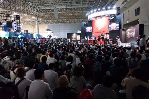 ������#001�Υ���ͥ���/����·���Υȡ��ʥ��Ȥ��������Τϡ��ʤ�ȥ��롦�ե���ơ�TGS 2014��Mad Catz�֡����ǳ��Ť��줿�֥���IV���������ե��ȥ�ݡ���