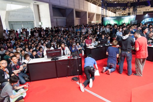 ������#002�Υ���ͥ���/����·���Υȡ��ʥ��Ȥ��������Τϡ��ʤ�ȥ��롦�ե���ơ�TGS 2014��Mad Catz�֡����ǳ��Ť��줿�֥���IV���������ե��ȥ�ݡ���