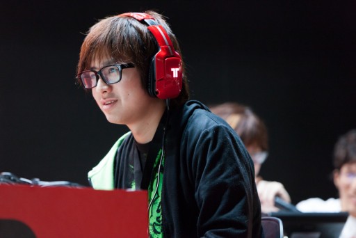 ������#013�Υ���ͥ���/����·���Υȡ��ʥ��Ȥ��������Τϡ��ʤ�ȥ��롦�ե���ơ�TGS 2014��Mad Catz�֡����ǳ��Ť��줿�֥���IV���������ե��ȥ�ݡ���