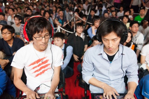 ������#020�Υ���ͥ���/����·���Υȡ��ʥ��Ȥ��������Τϡ��ʤ�ȥ��롦�ե���ơ�TGS 2014��Mad Catz�֡����ǳ��Ť��줿�֥���IV���������ե��ȥ�ݡ���