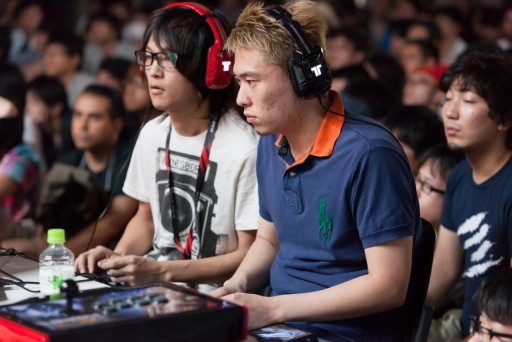 ������#027�Υ���ͥ���/����·���Υȡ��ʥ��Ȥ��������Τϡ��ʤ�ȥ��롦�ե���ơ�TGS 2014��Mad Catz�֡����ǳ��Ť��줿�֥���IV���������ե��ȥ�ݡ���