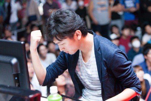 ������#035�Υ���ͥ���/����·���Υȡ��ʥ��Ȥ��������Τϡ��ʤ�ȥ��롦�ե���ơ�TGS 2014��Mad Catz�֡����ǳ��Ť��줿�֥���IV���������ե��ȥ�ݡ���