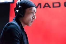 ������#037�Υ���ͥ���/����·���Υȡ��ʥ��Ȥ��������Τϡ��ʤ�ȥ��롦�ե���ơ�TGS 2014��Mad Catz�֡����ǳ��Ť��줿�֥���IV���������ե��ȥ�ݡ���