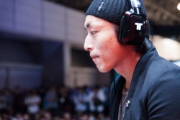 ������#045�Υ���ͥ���/����·���Υȡ��ʥ��Ȥ��������Τϡ��ʤ�ȥ��롦�ե���ơ�TGS 2014��Mad Catz�֡����ǳ��Ť��줿�֥���IV���������ե��ȥ�ݡ���