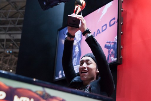 ������#050�Υ���ͥ���/����·���Υȡ��ʥ��Ȥ��������Τϡ��ʤ�ȥ��롦�ե���ơ�TGS 2014��Mad Catz�֡����ǳ��Ť��줿�֥���IV���������ե��ȥ�ݡ���