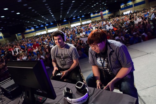 ������#036�Υ���ͥ���/��EVO2014�����ܤ˵����夯�ޤǤ�EVO�ʤ�Ǥ�����������Ե��˾���٤줿�Τǡ���¢�Υ��ʥå׼̿���ޤȤ�Ƥߤ�