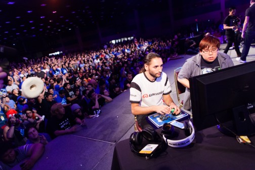 ������#041�Υ���ͥ���/��EVO2014�����ܤ˵����夯�ޤǤ�EVO�ʤ�Ǥ�����������Ե��˾���٤줿�Τǡ���¢�Υ��ʥå׼̿���ޤȤ�Ƥߤ�