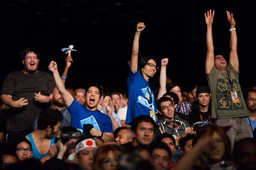 ������#049�Υ���ͥ���/��EVO2014�����ܤ˵����夯�ޤǤ�EVO�ʤ�Ǥ�����������Ե��˾���٤줿�Τǡ���¢�Υ��ʥå׼̿���ޤȤ�Ƥߤ�