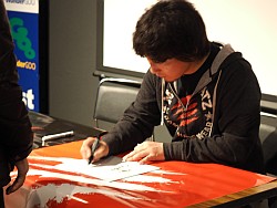 ������#010�Υ���ͥ���/̡��֥���ϥ� To live is to game�פ�³��Ϣ�ܤ����ץ饤��ȯɽ���줿�ֽ�ĥ�ǥ�����������ץ��٥�ȥ�ݡ��ȡ�����ϥ��˺���γ�ư��ʹ�����ߥ˥��󥿥ӥ塼��