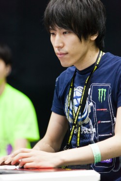 ������#069�Υ���ͥ���/AC�ǡ֥���ȥ饹�ȥ꡼�ȥե�������IV���������ְ콩����ա����ͽ���ե��ȥ�ݡ��ȡ��辡���˶��ʤ��4�������8̾�ζ��뤬����