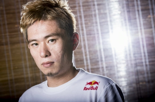 画像ギャラリー No.004のサムネイル画像 / 格闘ゲーマー“ボンちゃん”がレッドブル・アスリートに
