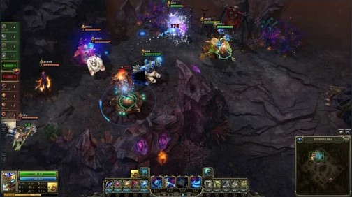 画像ギャラリー No.008のサムネイル画像 / ゲームポットが新規タイトル展開で“攻め”の姿勢を見せる理由とは。同社の2013年度事業展開について,オンラインゲーム部門とモバイルゲーム部門の執行役員に聞いた