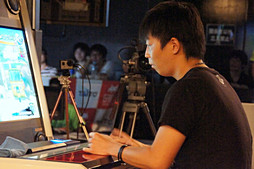 画像集#018のサムネイル/個人戦はブランカが優勝,そしてハカンも大暴れ。波乱だらけの「ウルトラストリートファイターIV」賞金制全国大会「一秋千撃杯」をレポート